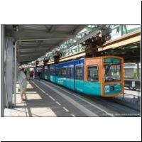 2015-08-30 Wuppertal Schwebebahn Oberbarmen 01.jpg